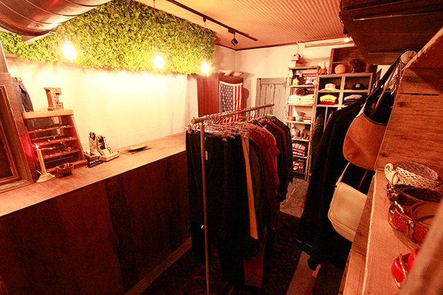 写真：Ecle. Vintage Used Clothing & Antiques